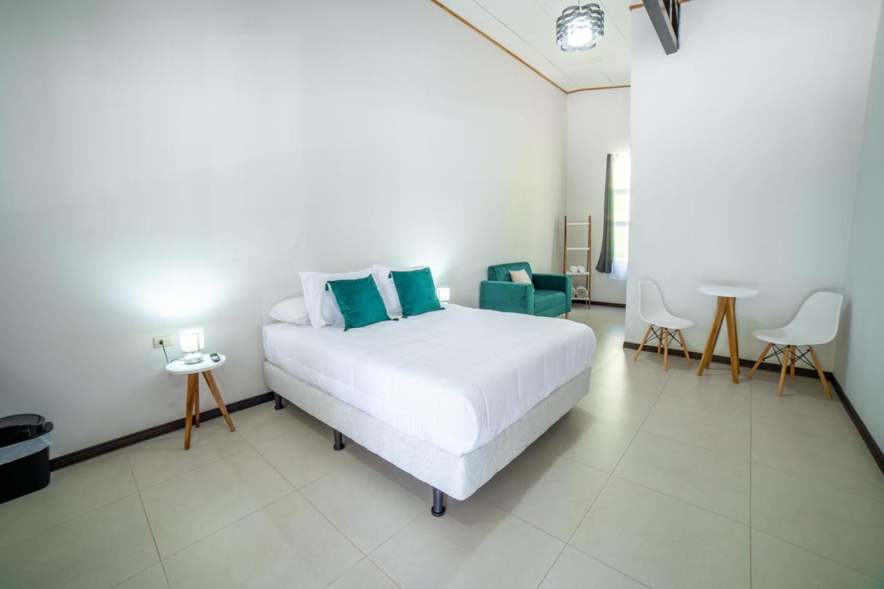 Natuera Hotel Monteverde Buitenkant foto